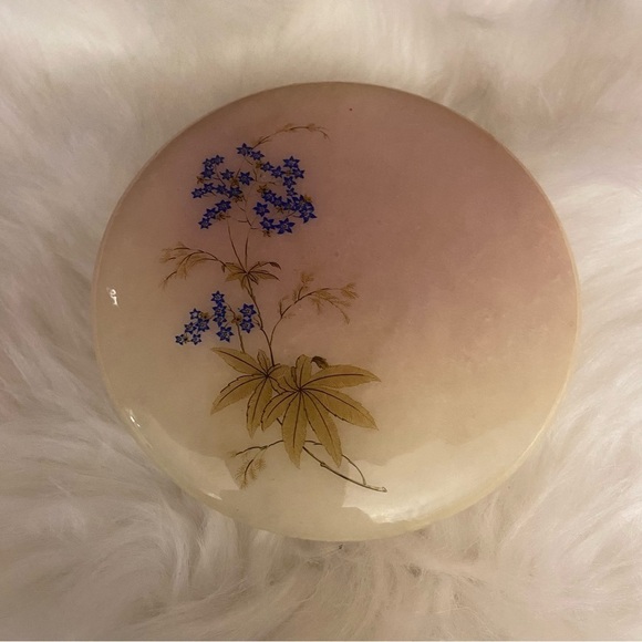 Vintage handmade alabaster floral round jewellery knickknack trinket ‎ container - Picture 2 of 13